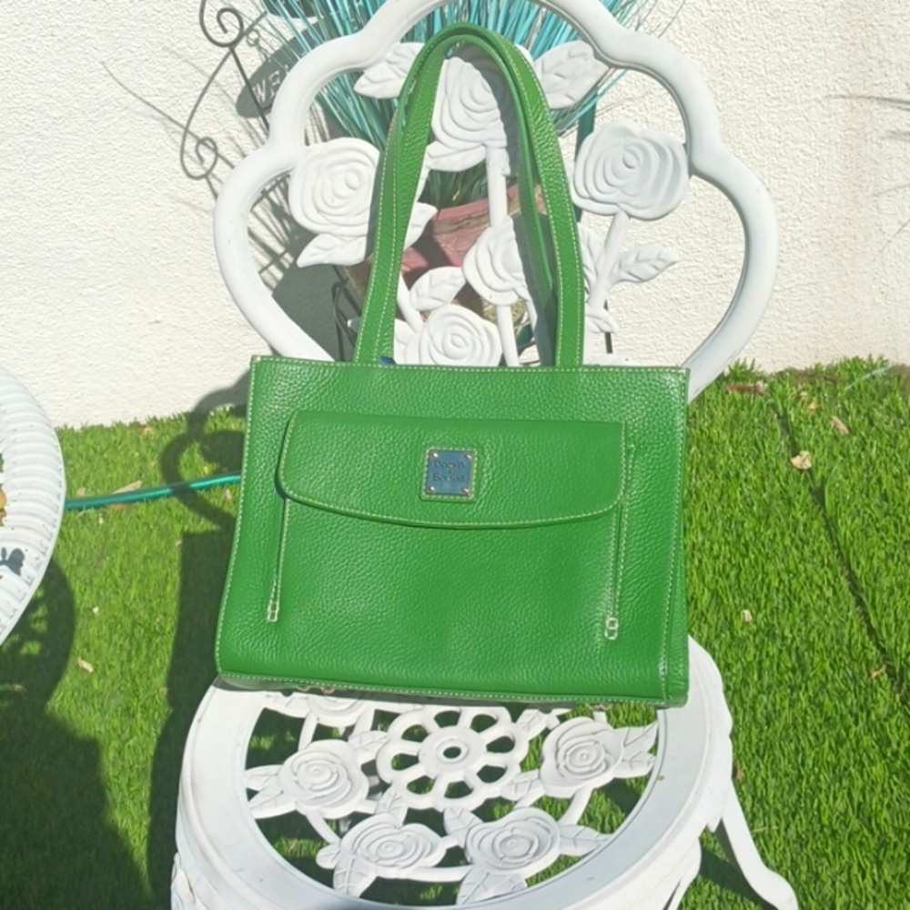 Dooney &Bourke